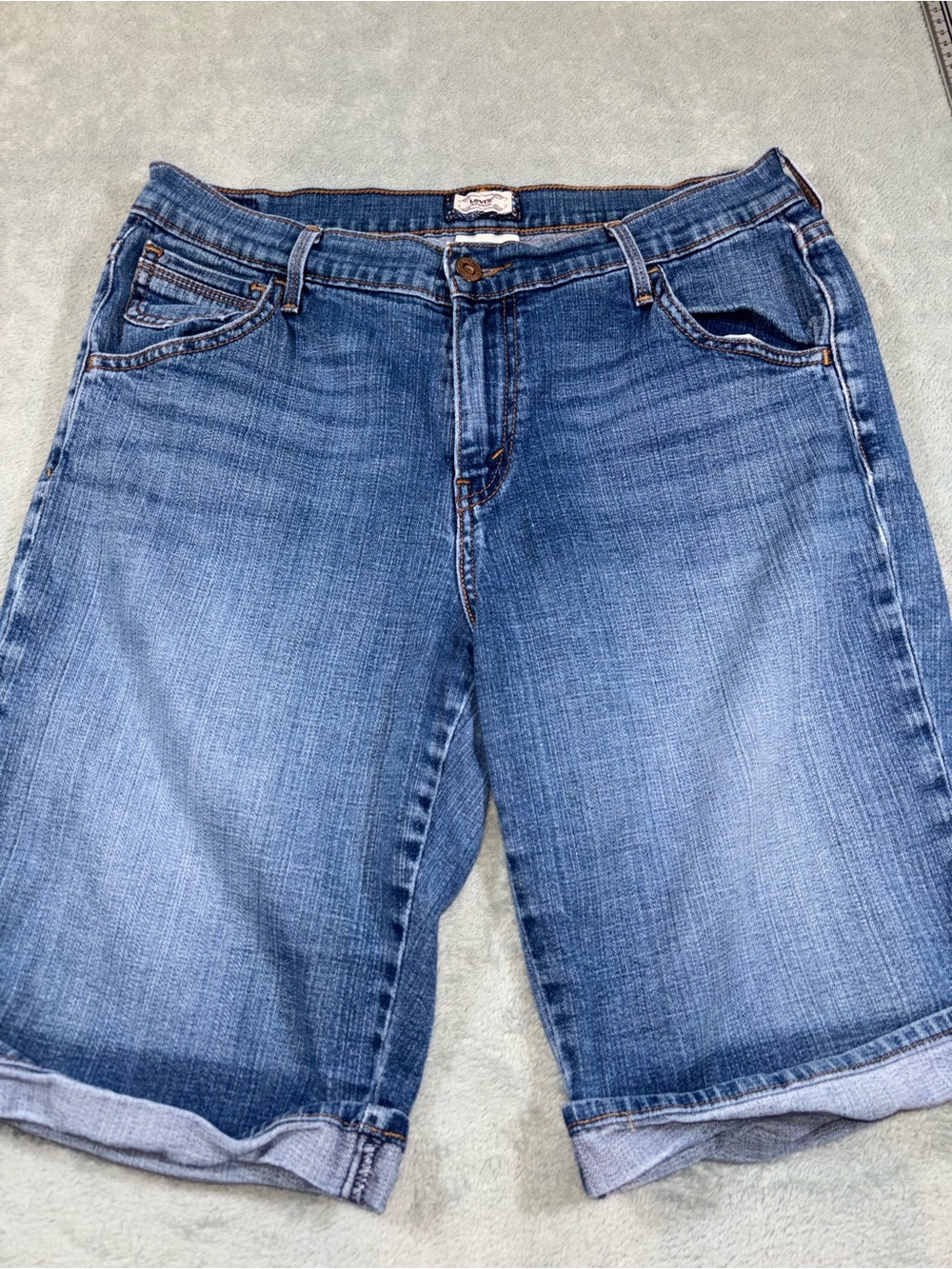 Levi's 515 Denim Bermuda Shorts Medium Wash Cuffed Size 10